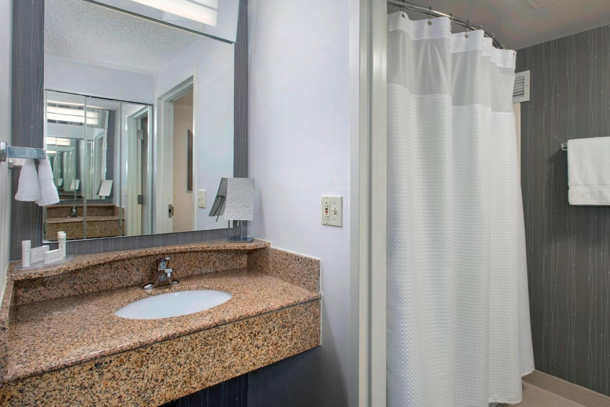 מלון Courtyard By Marriott Newark אליזבת מראה חיצוני תמונה